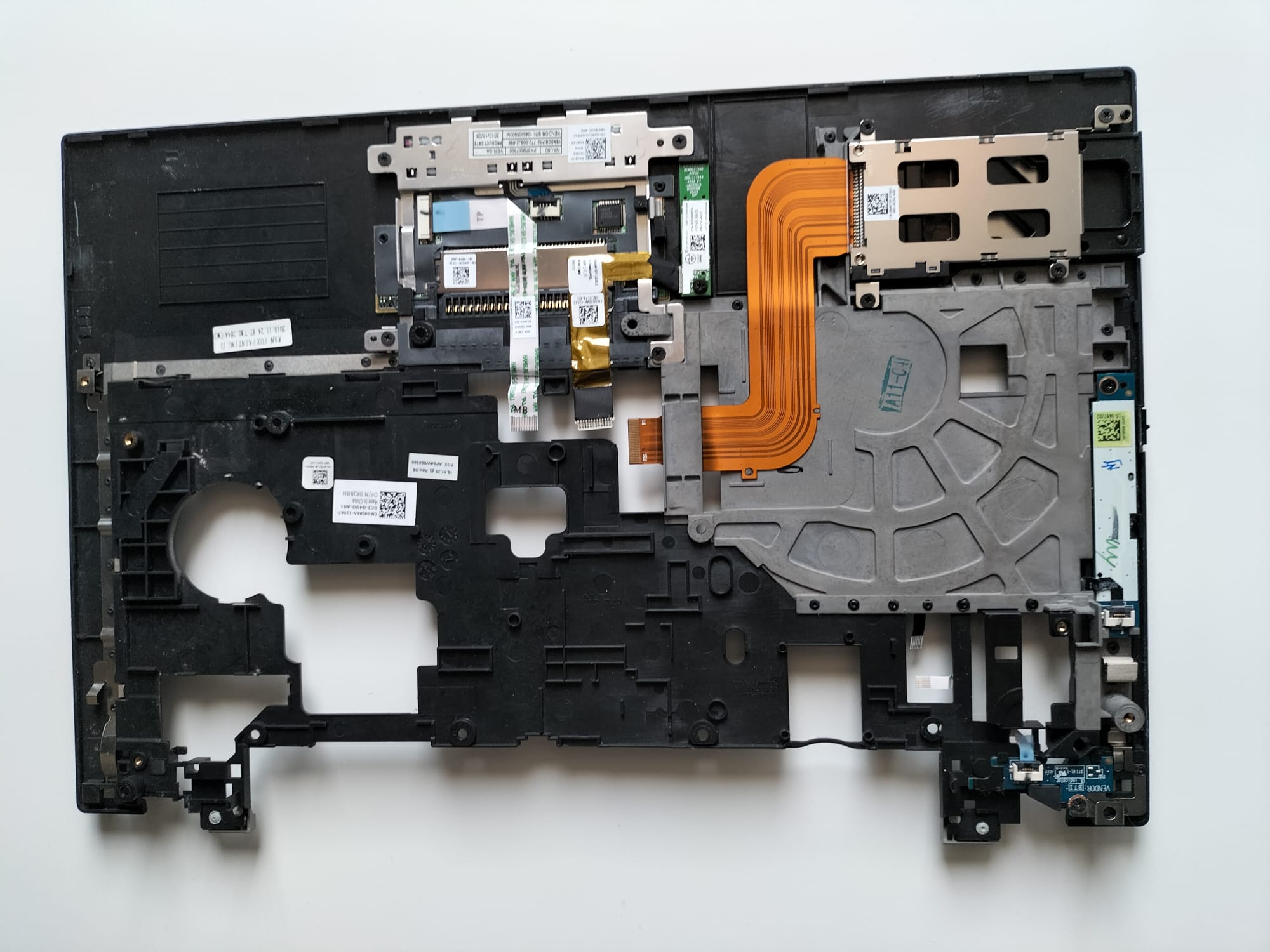 Plasturgie haute repose poignets complète DELL LATITUDE E4310 – Image 2