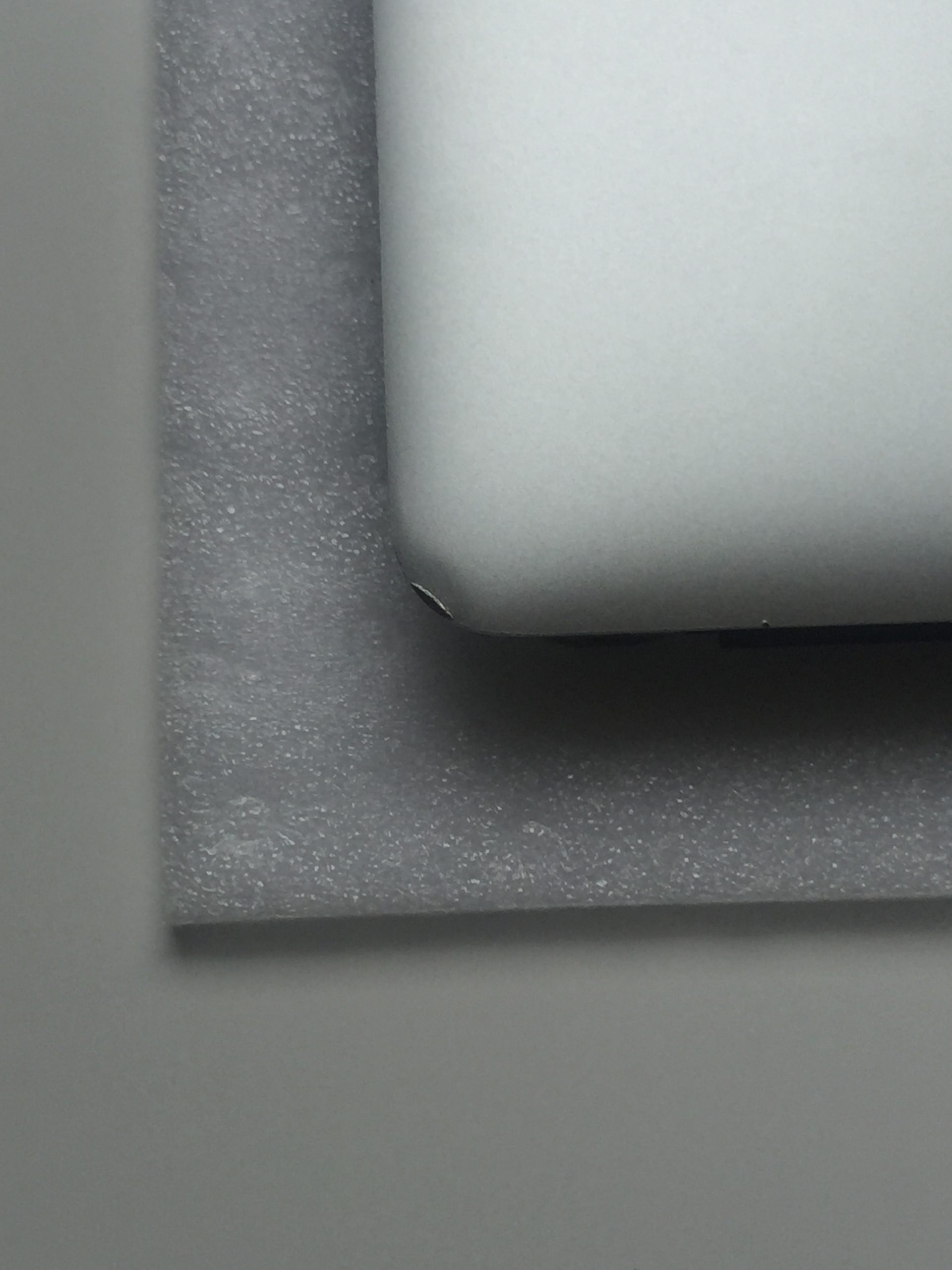 Ecran LCD MacBook Air A1466 (13 pouces, début 2015) – Image 2