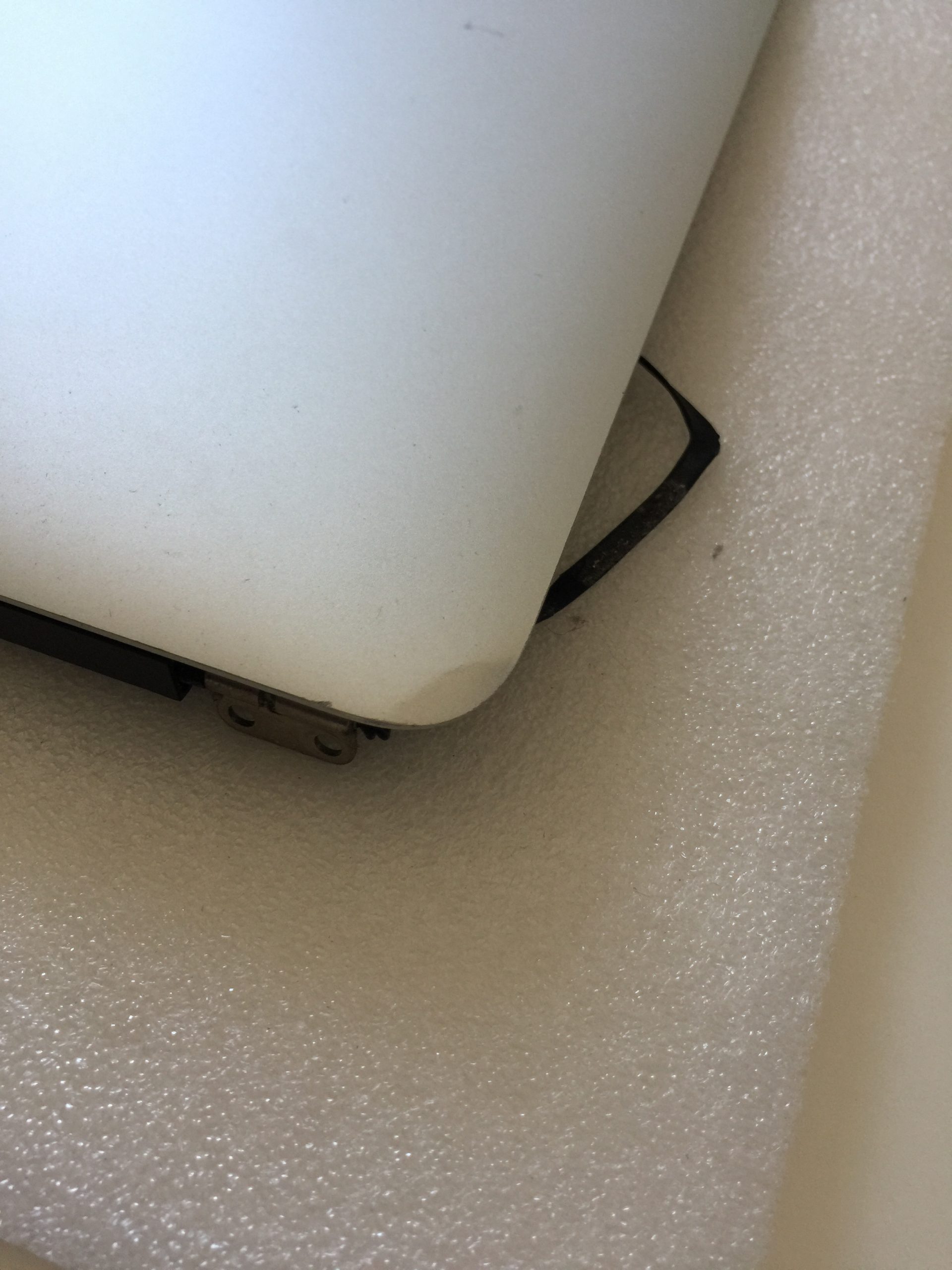 Ecran complet MacBook Air A1465(11 pouces, début 2015) – Image 2